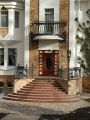 Гранитные лекальные ступени крыльца  от 15 600$.